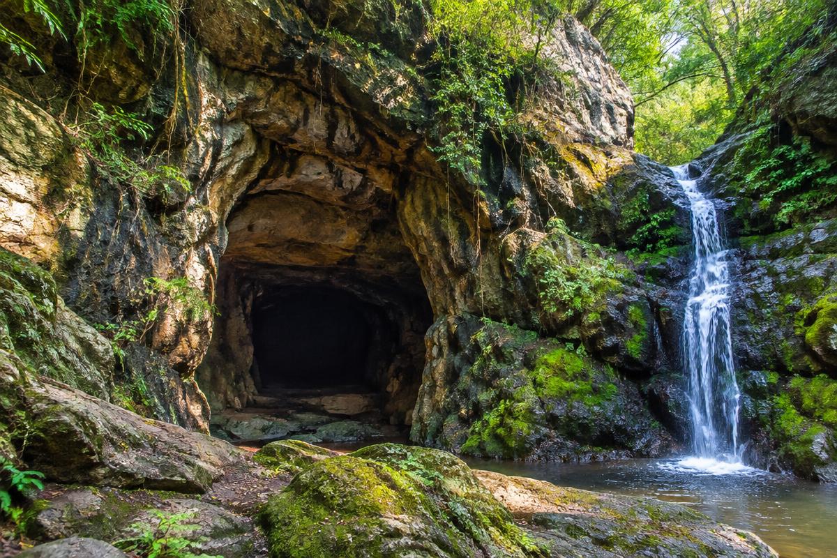 Salbardi Caves & Silver Fall